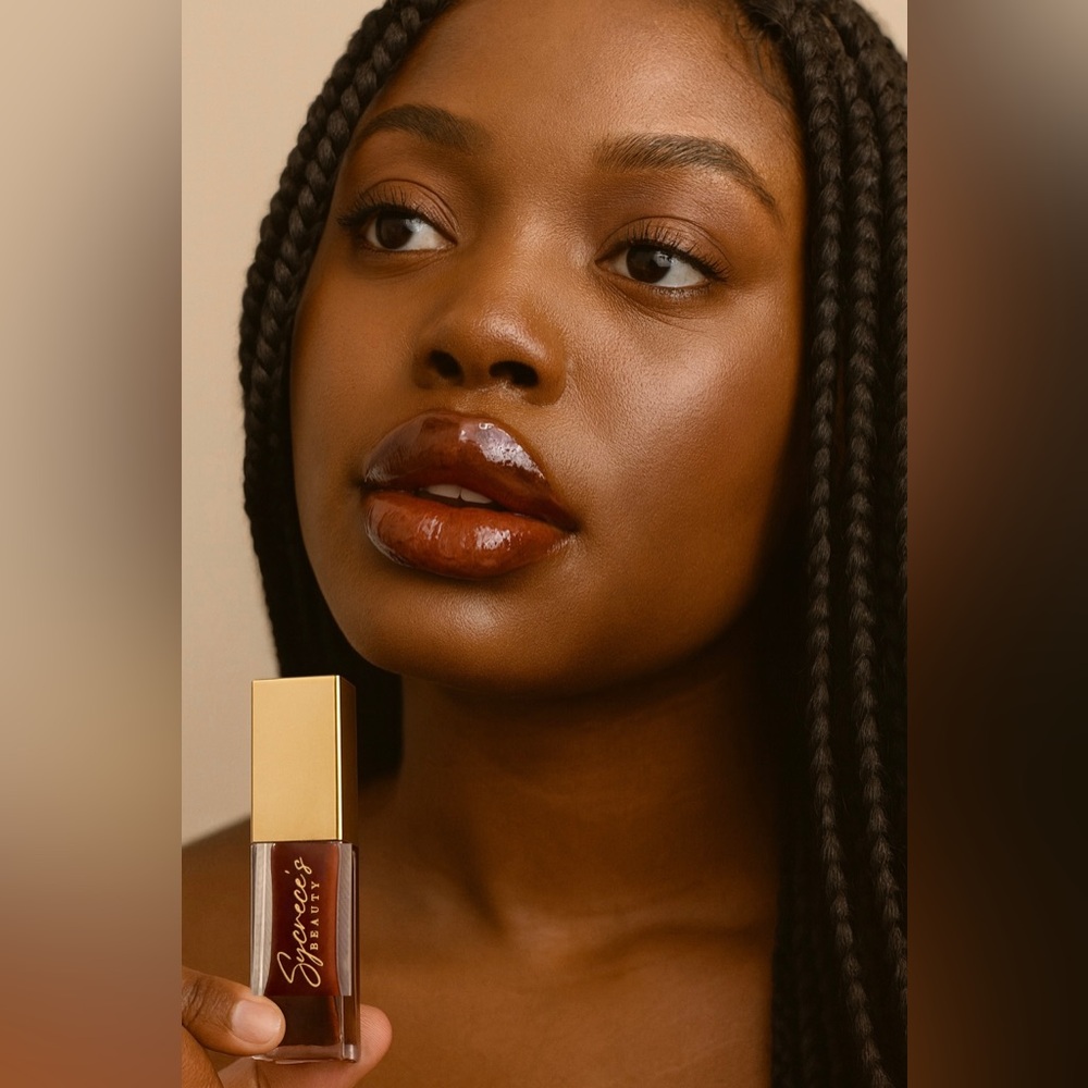 Luxurious Hazelnut Cream Lip Oil